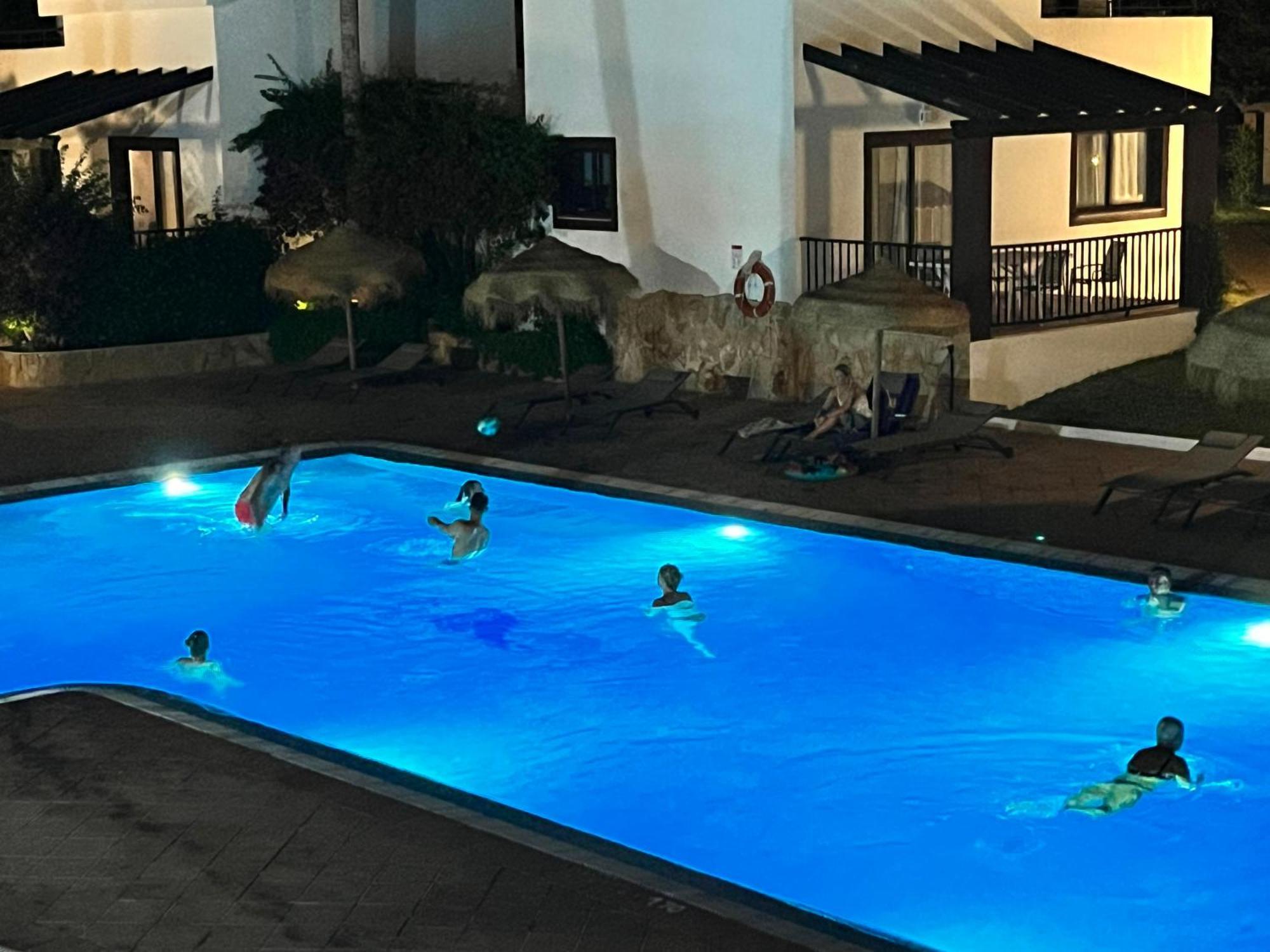 Nuramar Aparthotel Cala' en Bosch Bagian luar foto