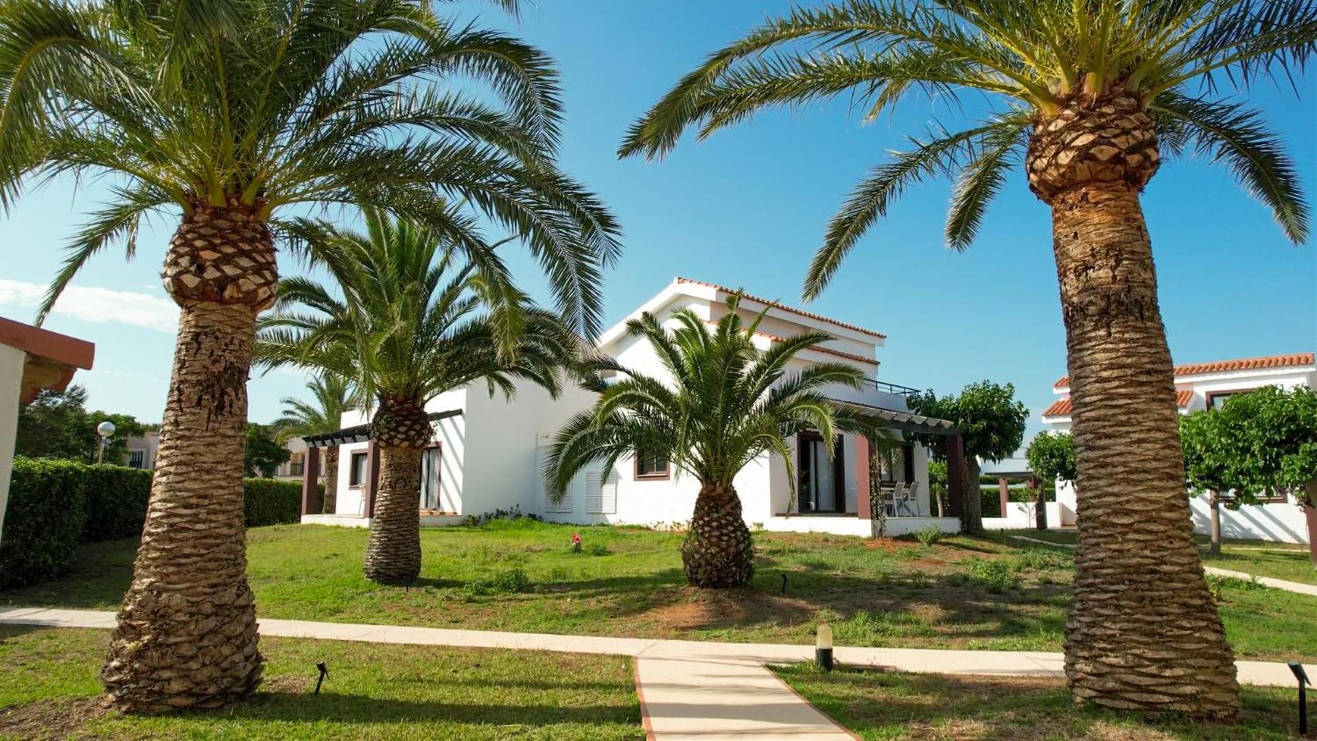 Nuramar Aparthotel Cala' en Bosch Bagian luar foto
