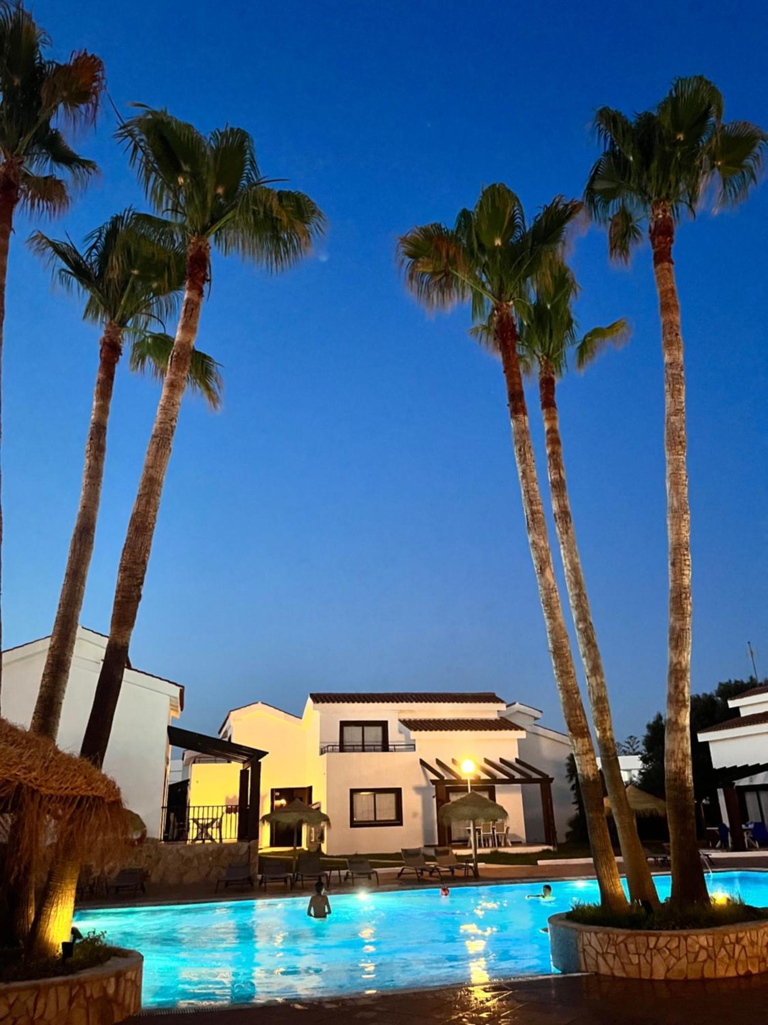 Nuramar Aparthotel Cala' en Bosch Bagian luar foto