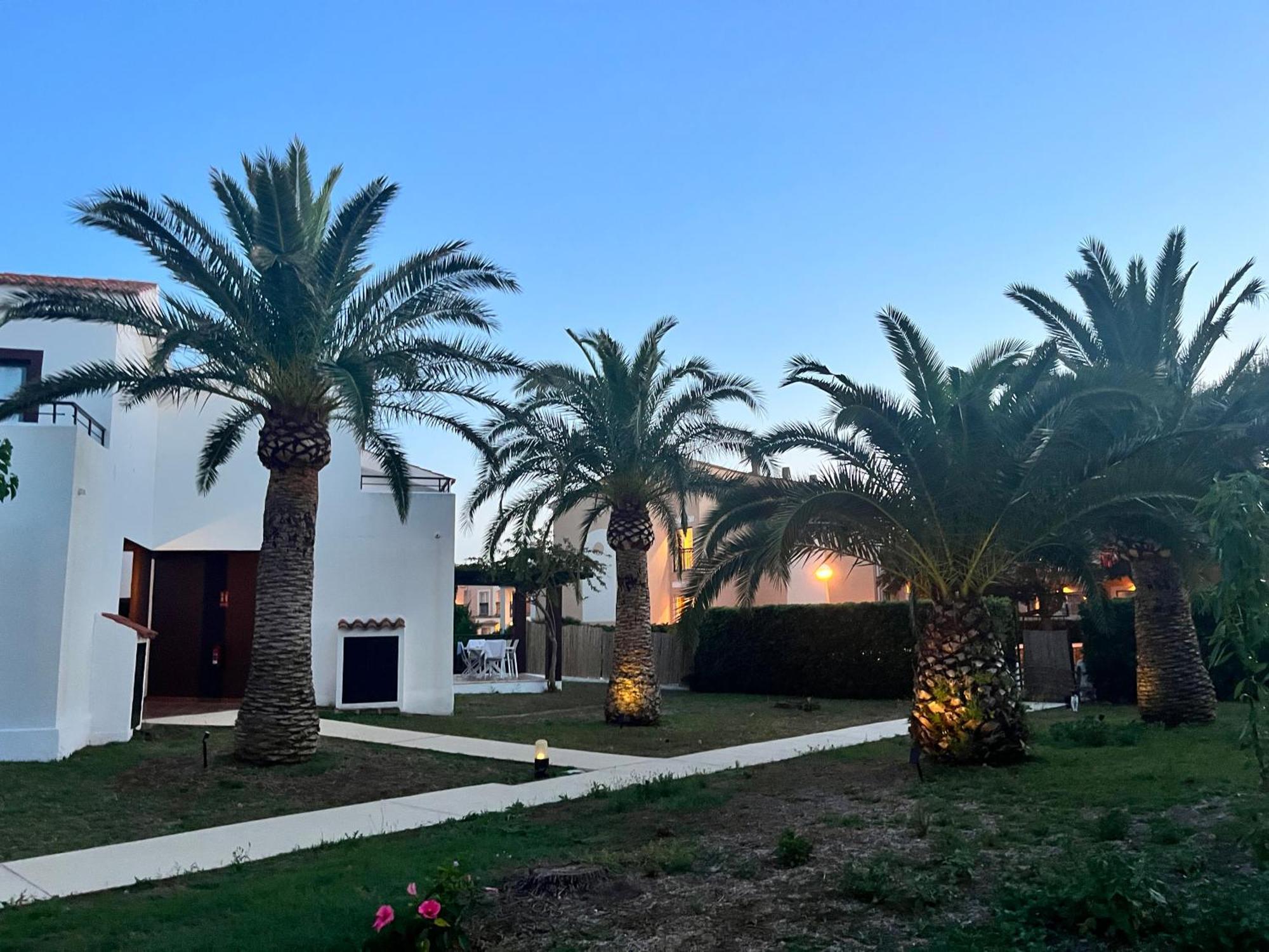 Nuramar Aparthotel Cala' en Bosch Bagian luar foto
