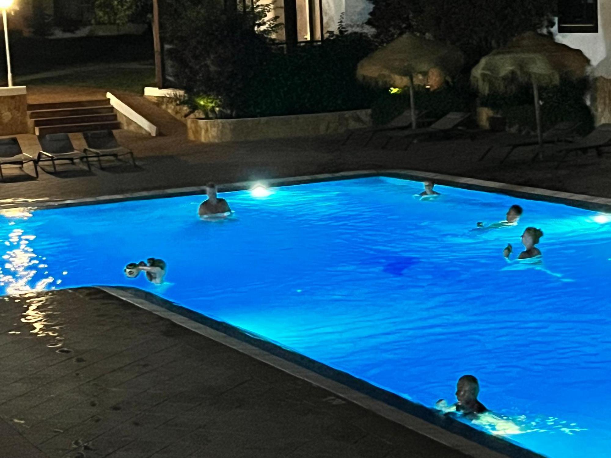 Nuramar Aparthotel Cala' en Bosch Bagian luar foto