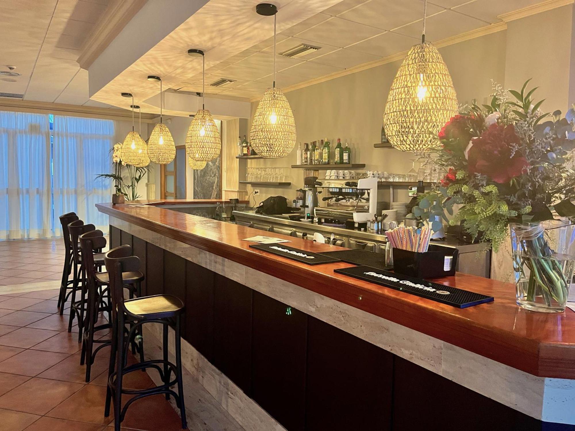 Nuramar Aparthotel Cala' en Bosch Bagian luar foto