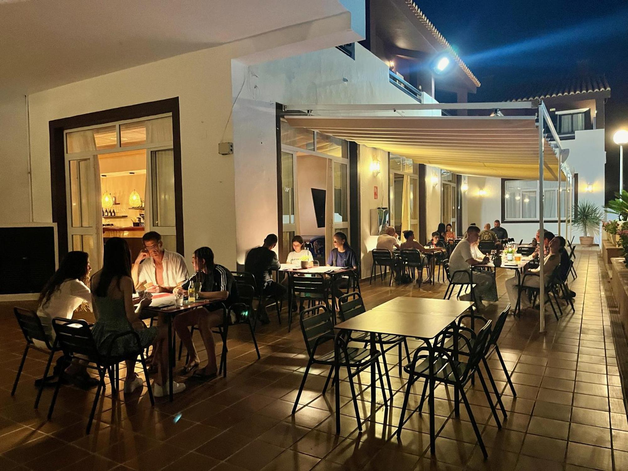 Nuramar Aparthotel Cala' en Bosch Bagian luar foto